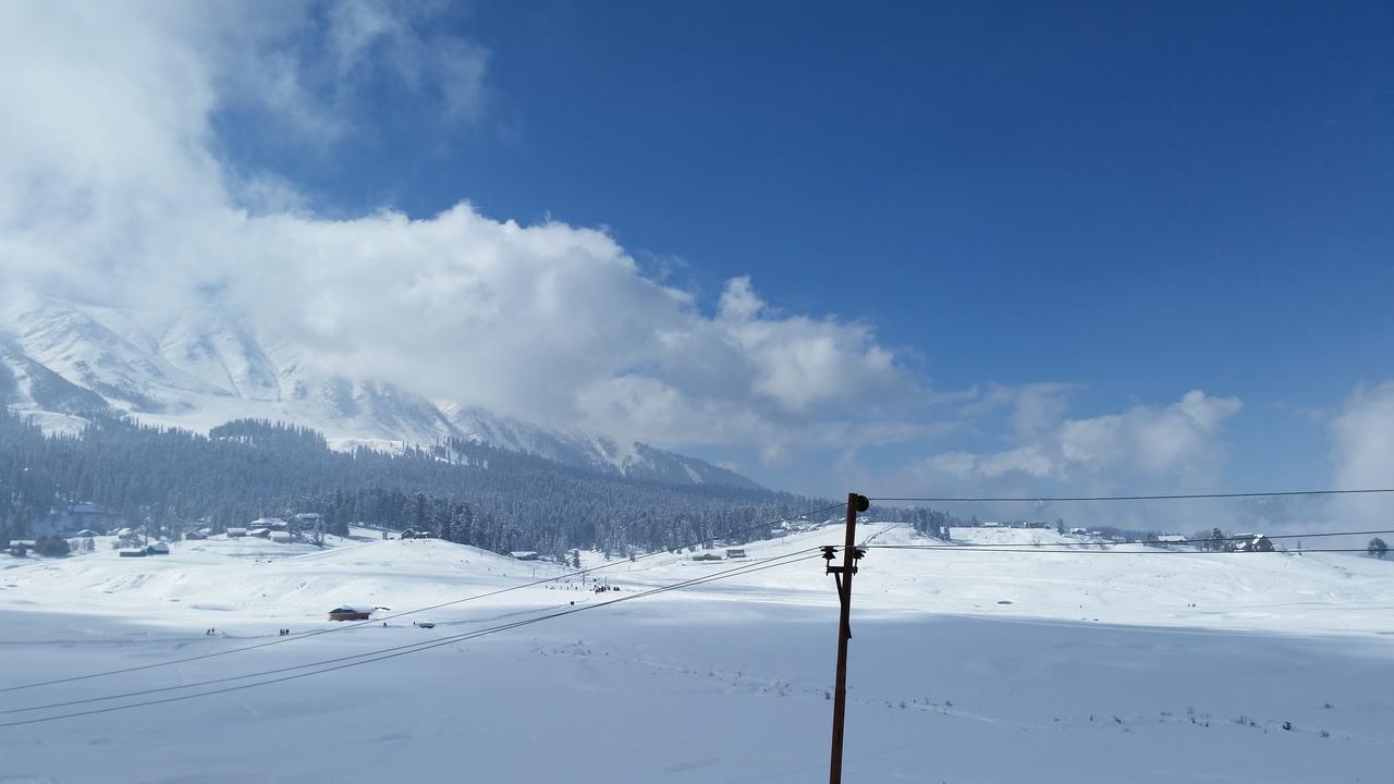 Hotel Gulmarg Inn Exteriör bild