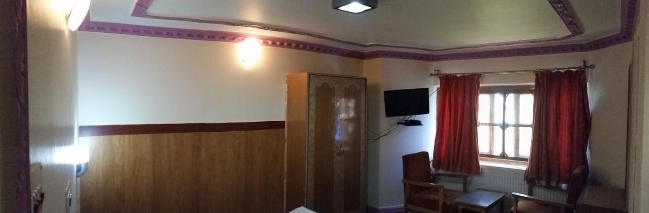 Hotel Gulmarg Inn Exteriör bild